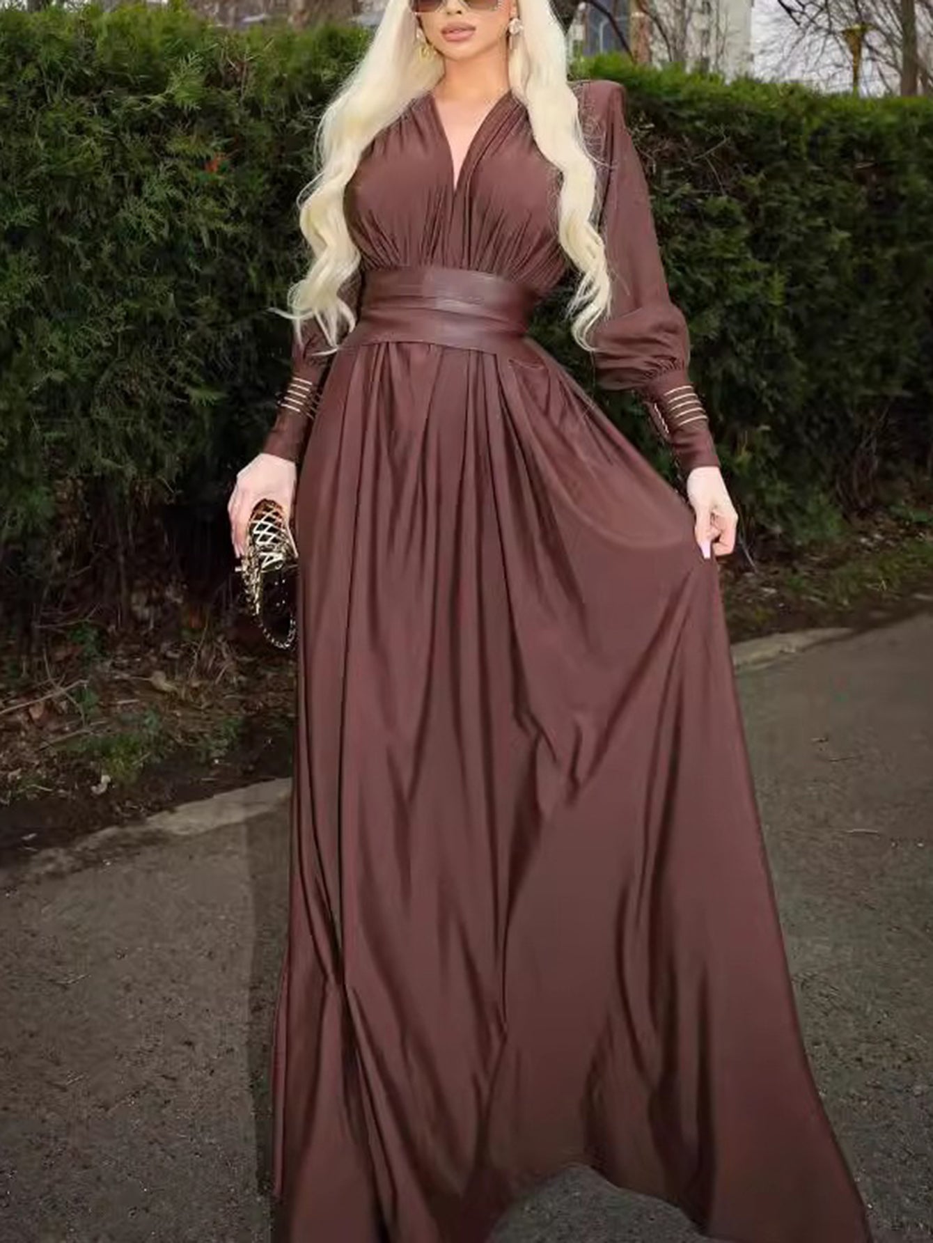 Elegant Long-Sleeved Maxi Dress