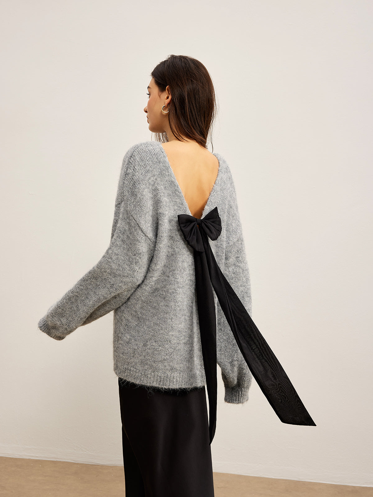 Backless Bow Shift Sweater