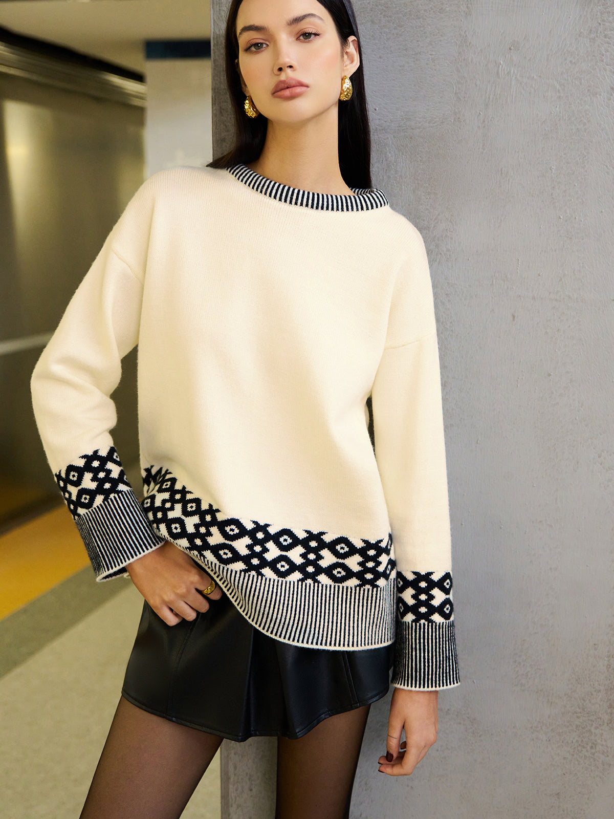 Contrast Geometric Pattern Pullover Sweater